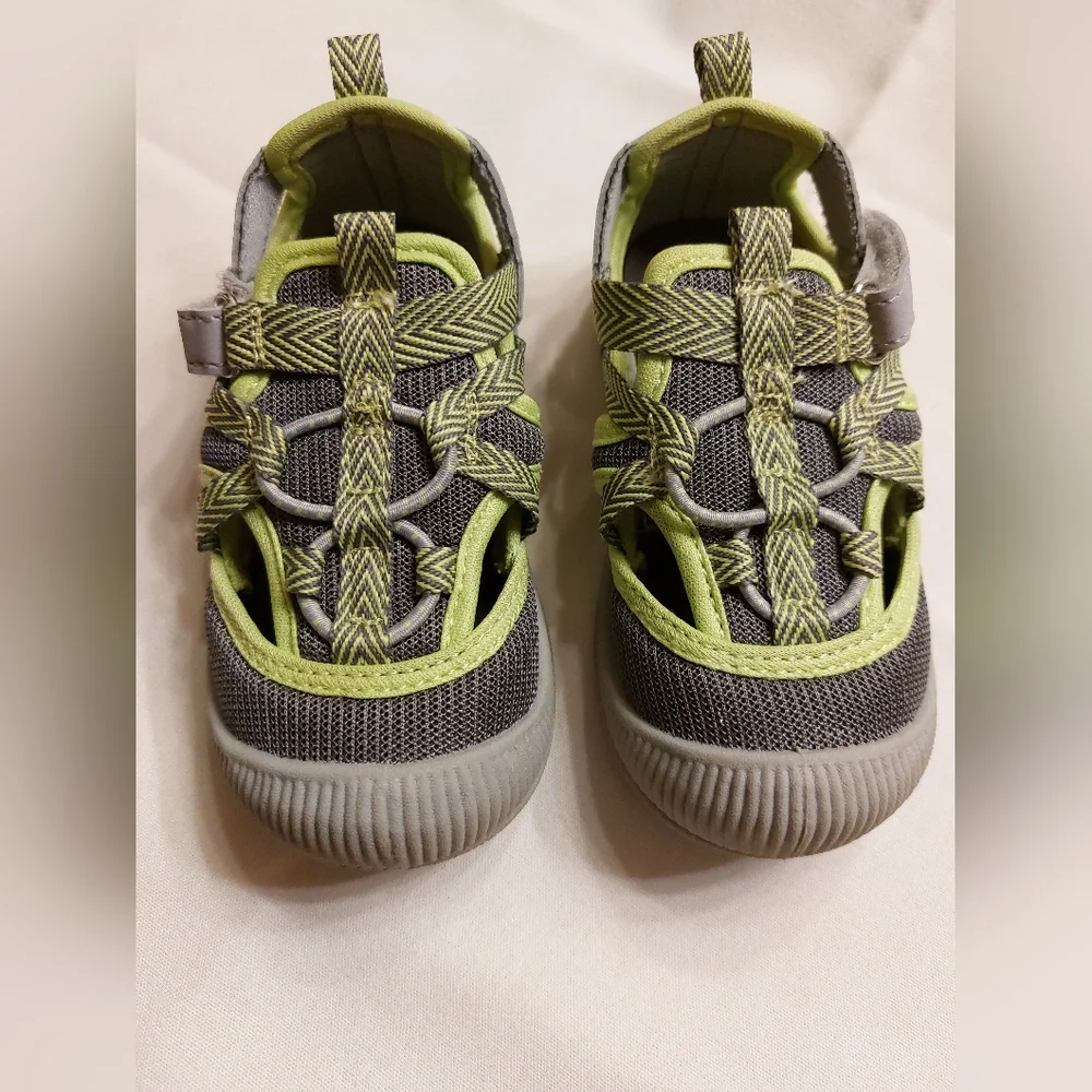 OshKosh Everplay Flexible Outsole Bump Toe Sandal Shoe Neon Green Toddler 7 EUC